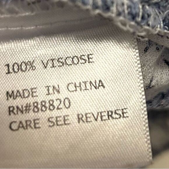 Ruffled V-neck blue and cream blouse - Picture 4 of 4